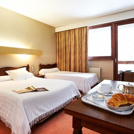 Hôtel de Paris Bagneres-de-Luchon Quarto foto