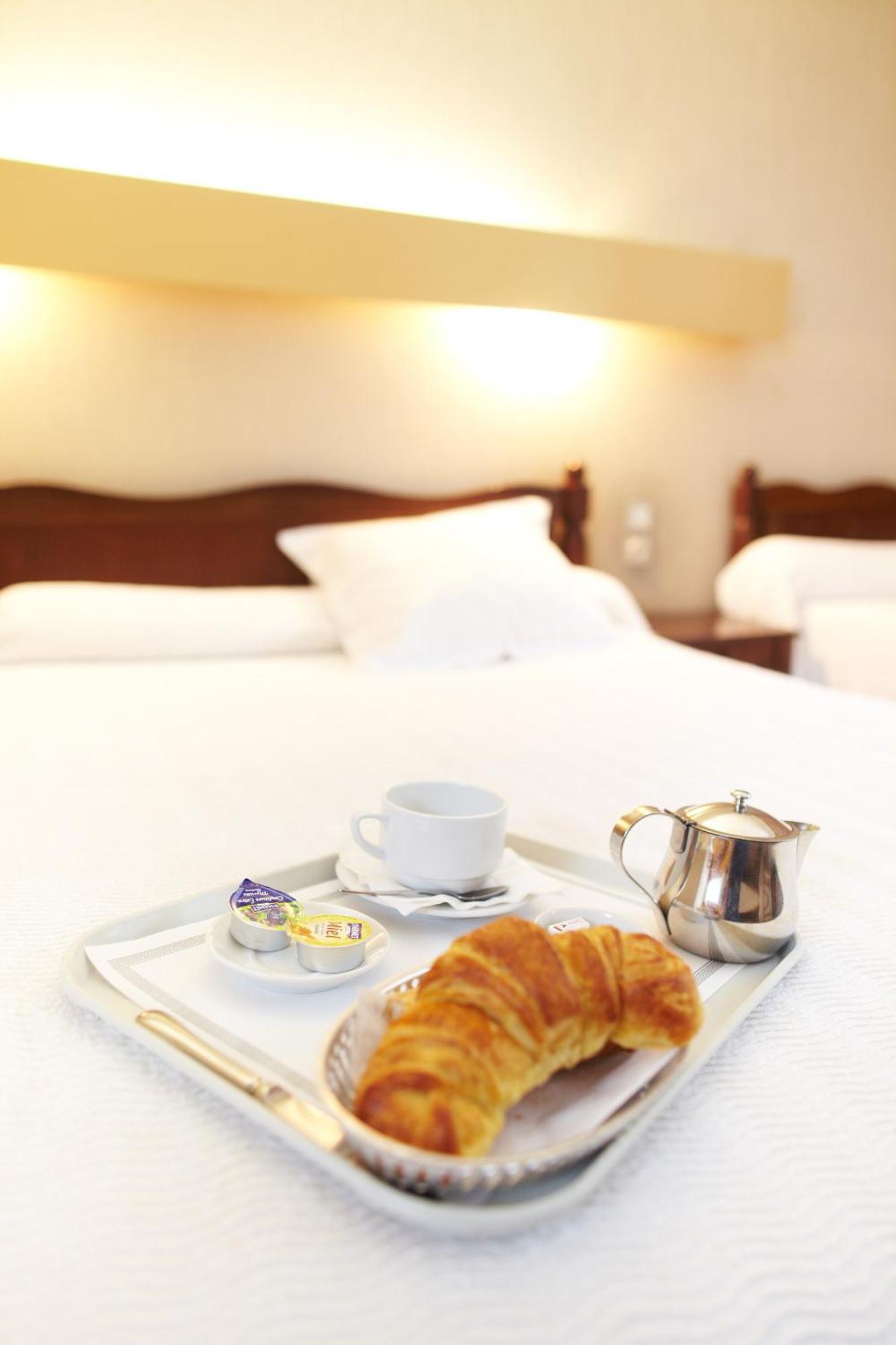 Hôtel de Paris Bagneres-de-Luchon Quarto foto